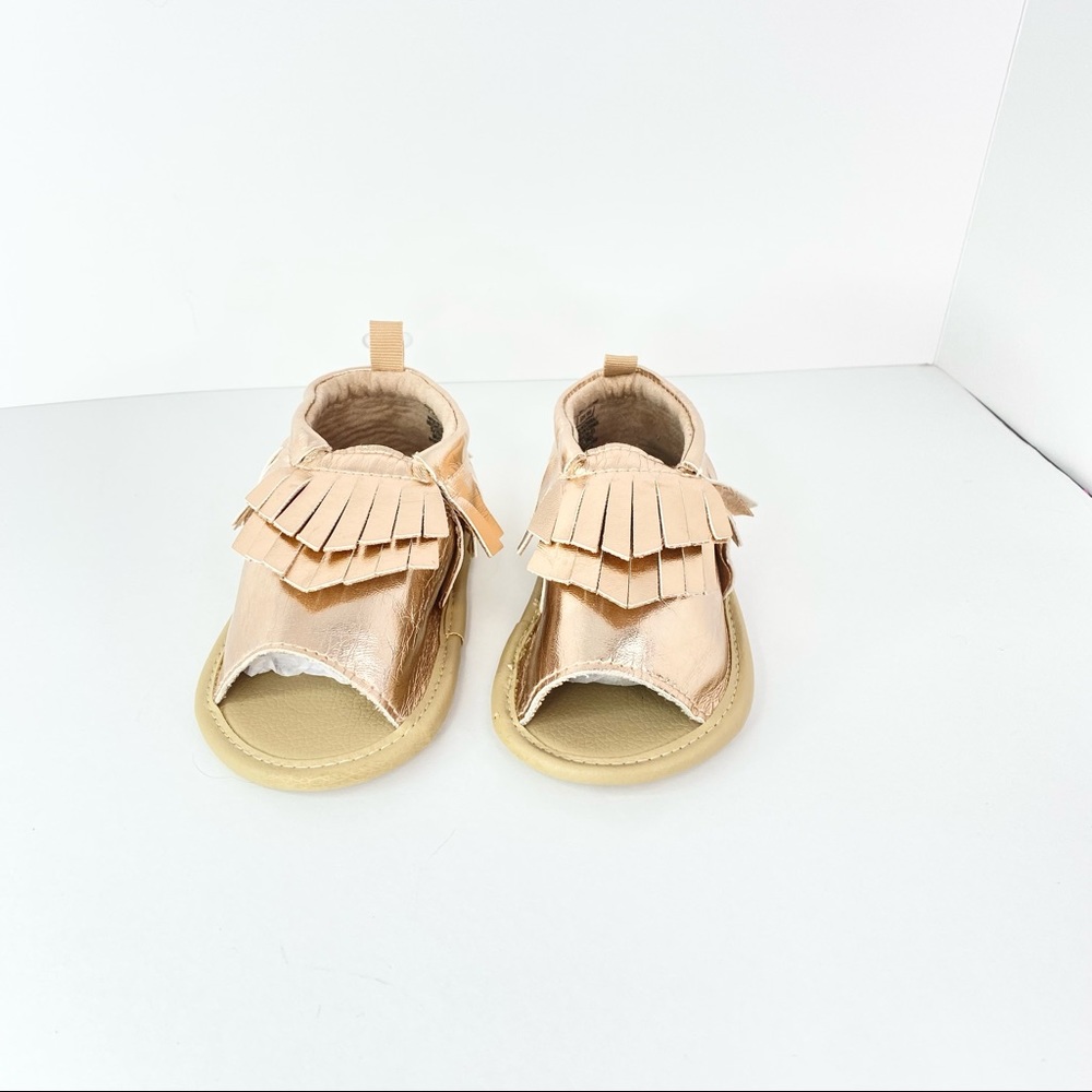 SOLD !!Baby Gap 18-24 months Sandals